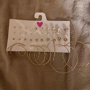 Selling earring set